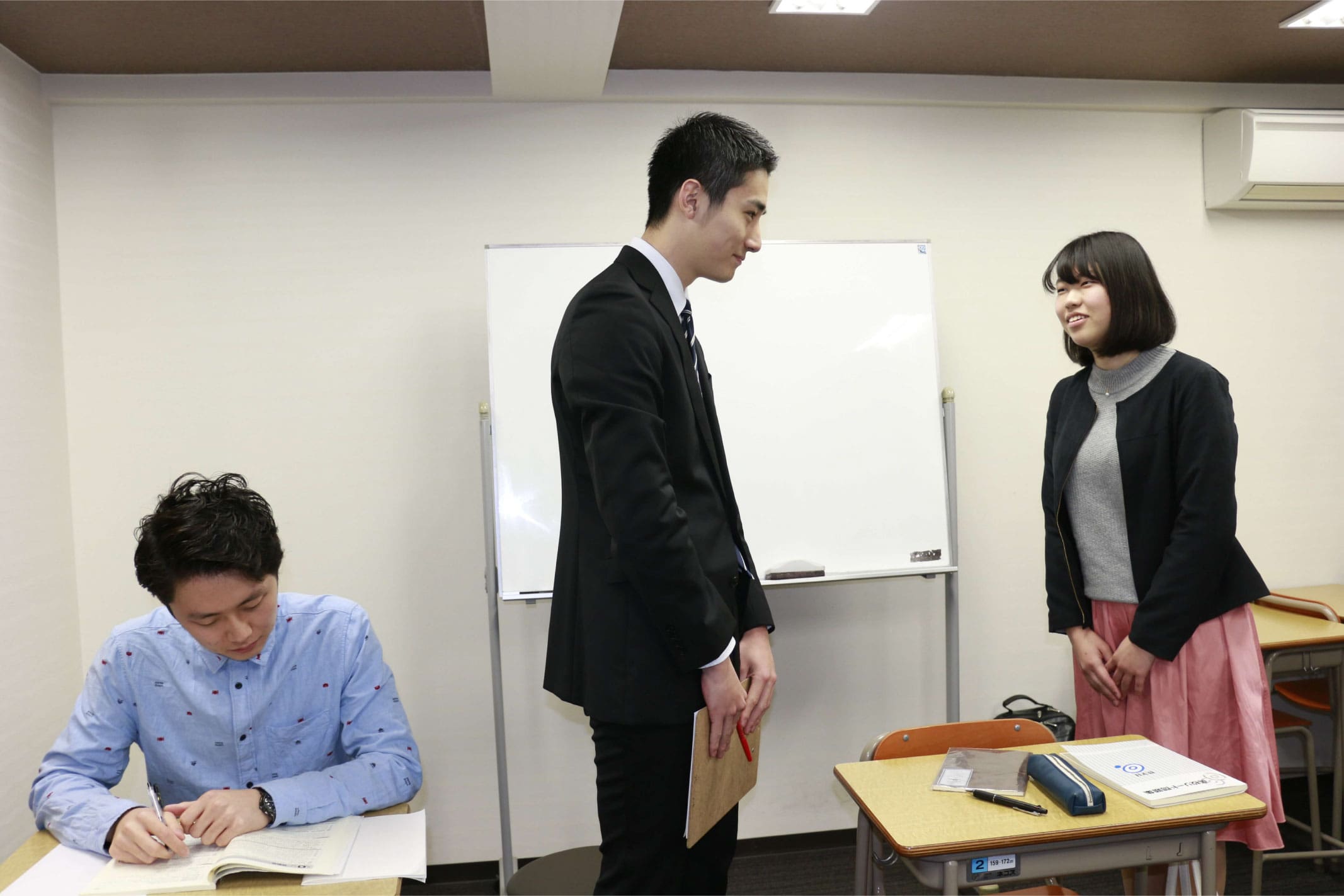 予備校での授業を終えた生徒様